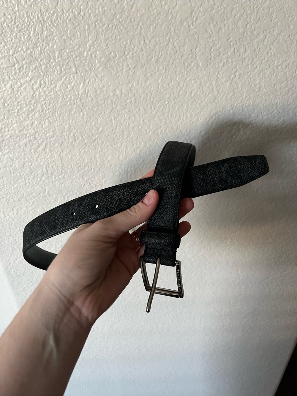 Men's Michael Kors Black Leather Belt - Classic Everyday Style